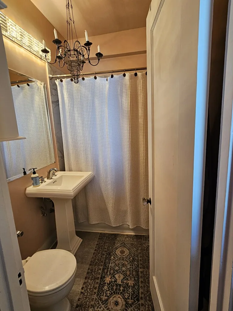 1205 W Sherwin Ave   60626 60626-Sherwin on the Lake-unit#614-Chicago-IL