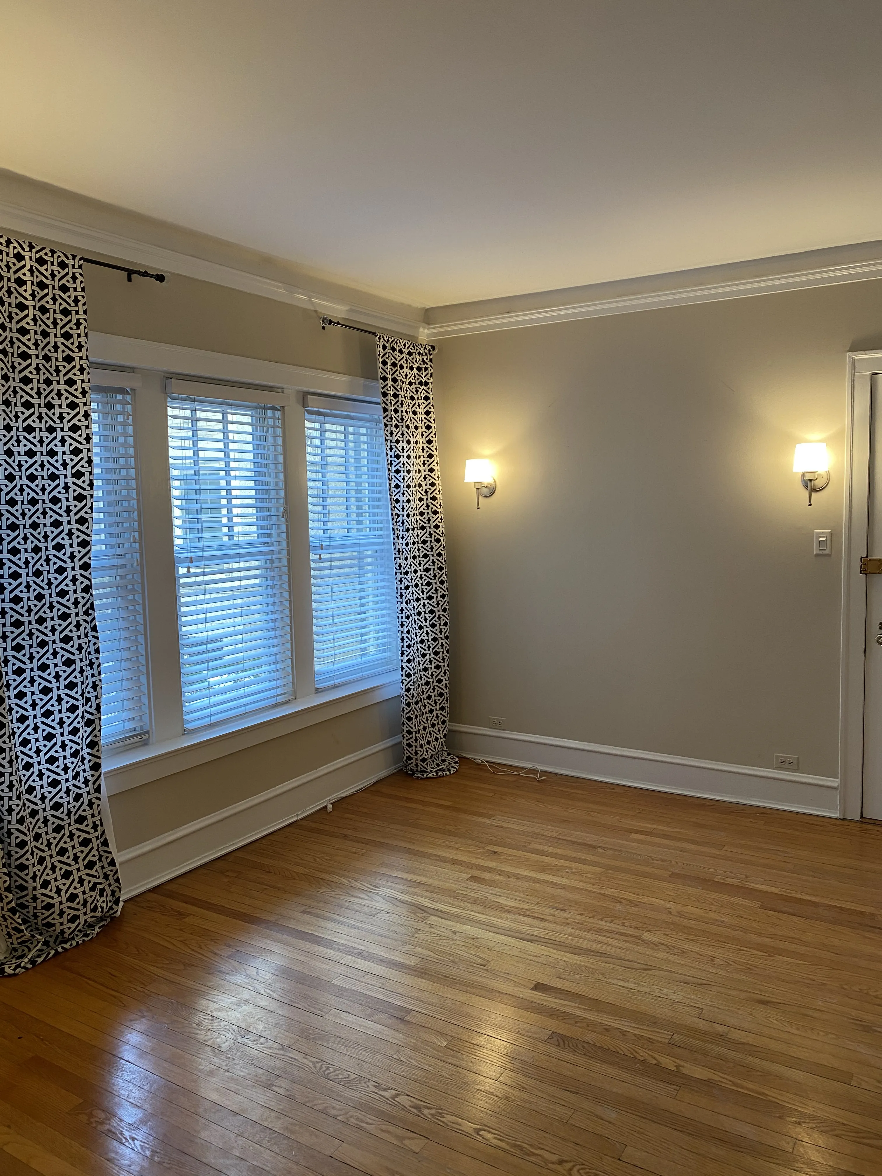 538 W Brompton Ave   60657 60657-Chicago-IL