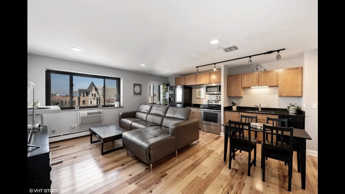 607 W Wrightwood Ave   60614 60614-unit#602-Chicago-IL