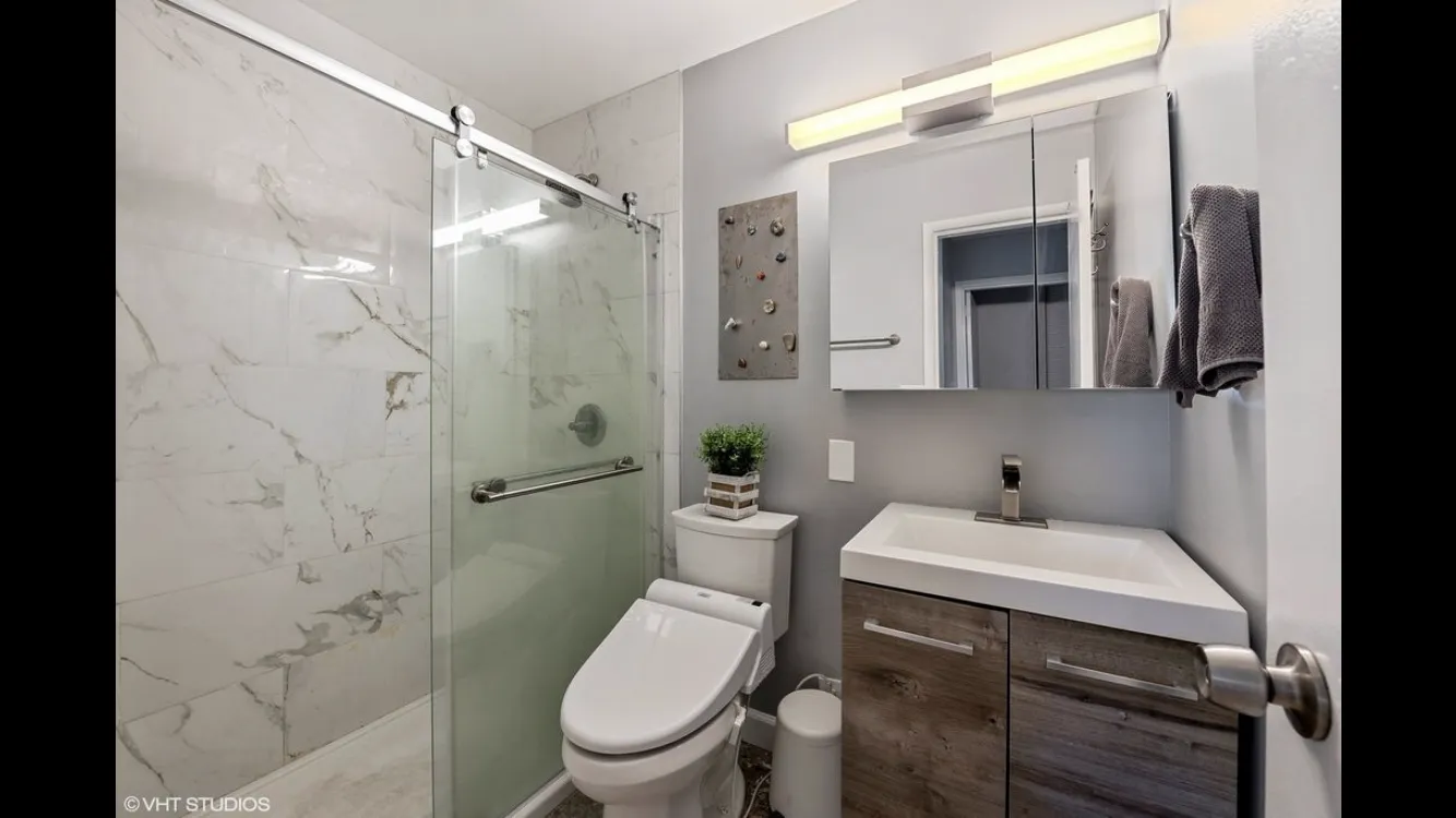607 W Wrightwood Ave   60614 60614-unit#602-Chicago-IL