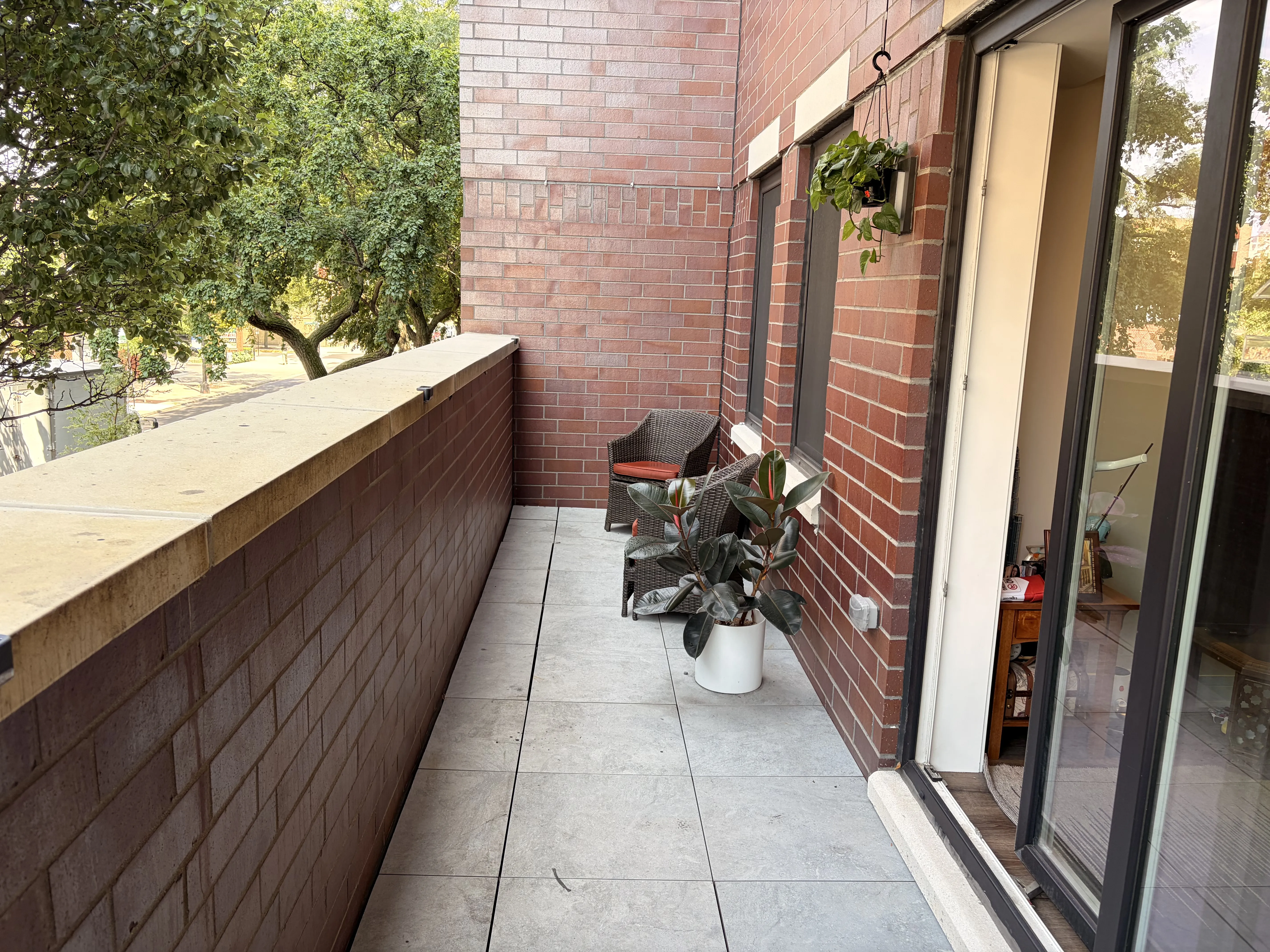 952 W Carmen Ave. 60640-Chicago-IL