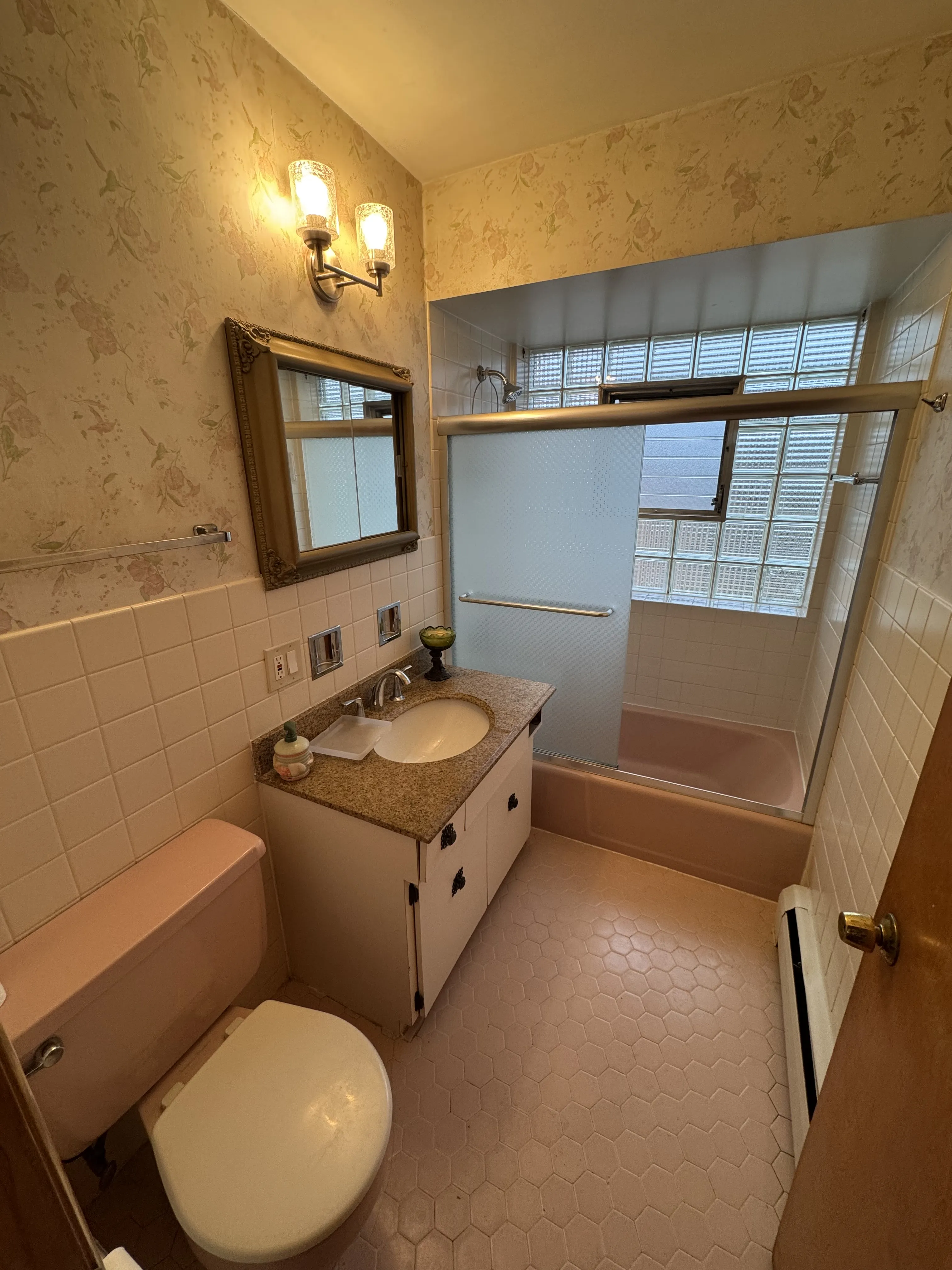 6331 W Devon Ave   60646 60646-unit#2R-Chicago-IL