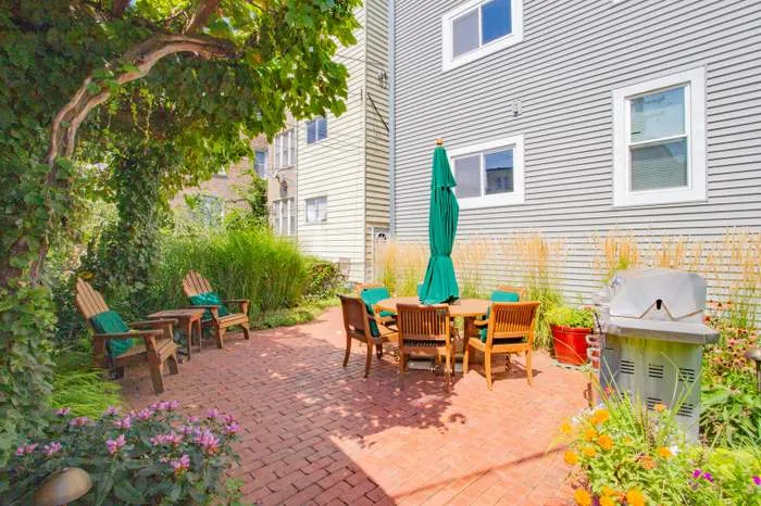 2721 W Winnemac Ave 60625 60625-unit#2-Chicago-IL
