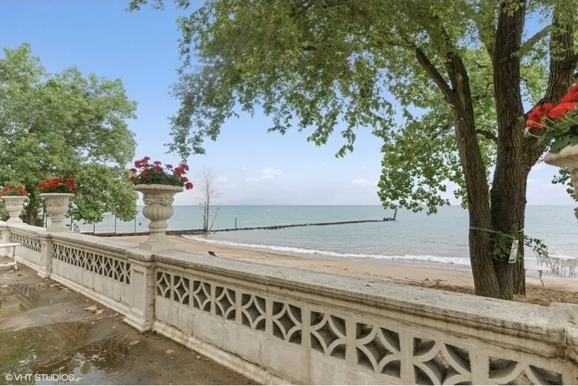 1205 W Sherwin Ave 60626 60626-Sherwin on the Lake-unit#614-Chicago-IL