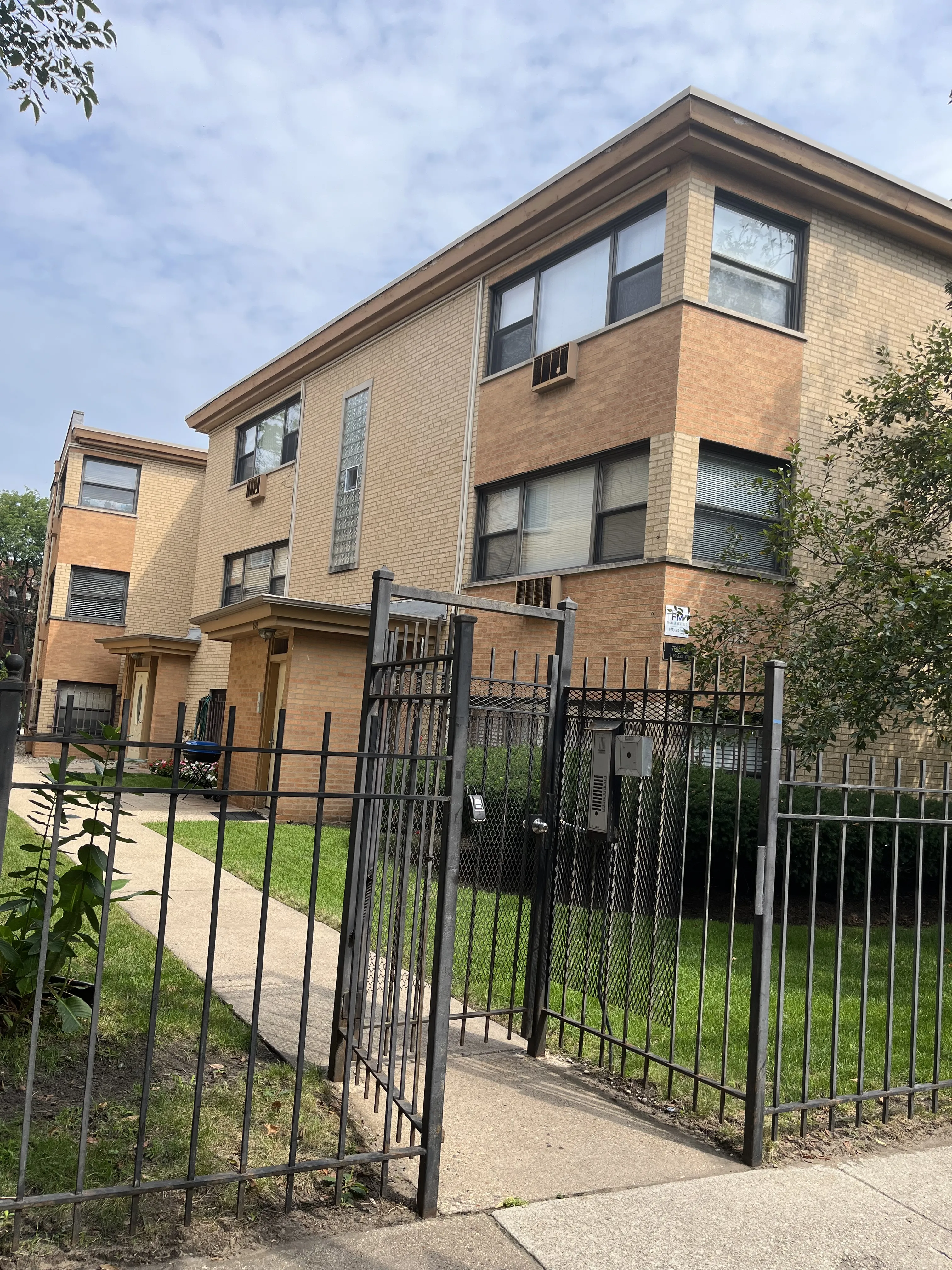 7608 N Rogers Ave 60626 60626-unit#203-Chicago-IL