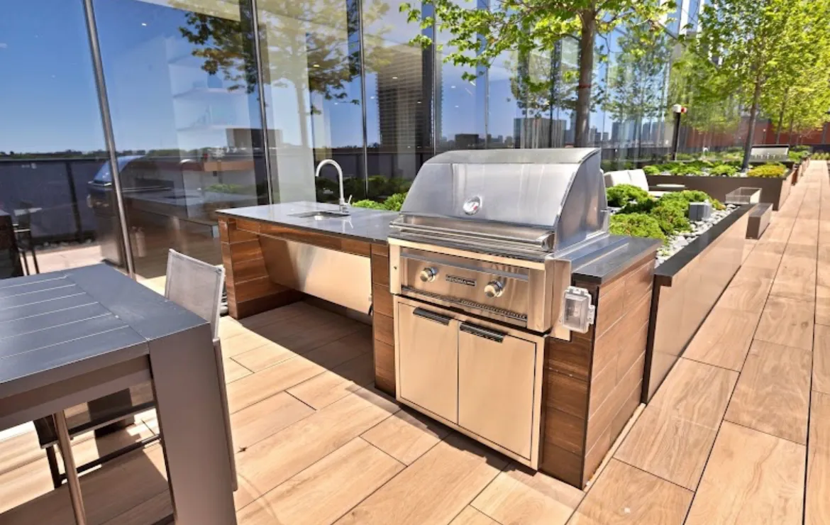 1101 W Van Buren St 60607-Coppia-unit#712-Chicago-IL