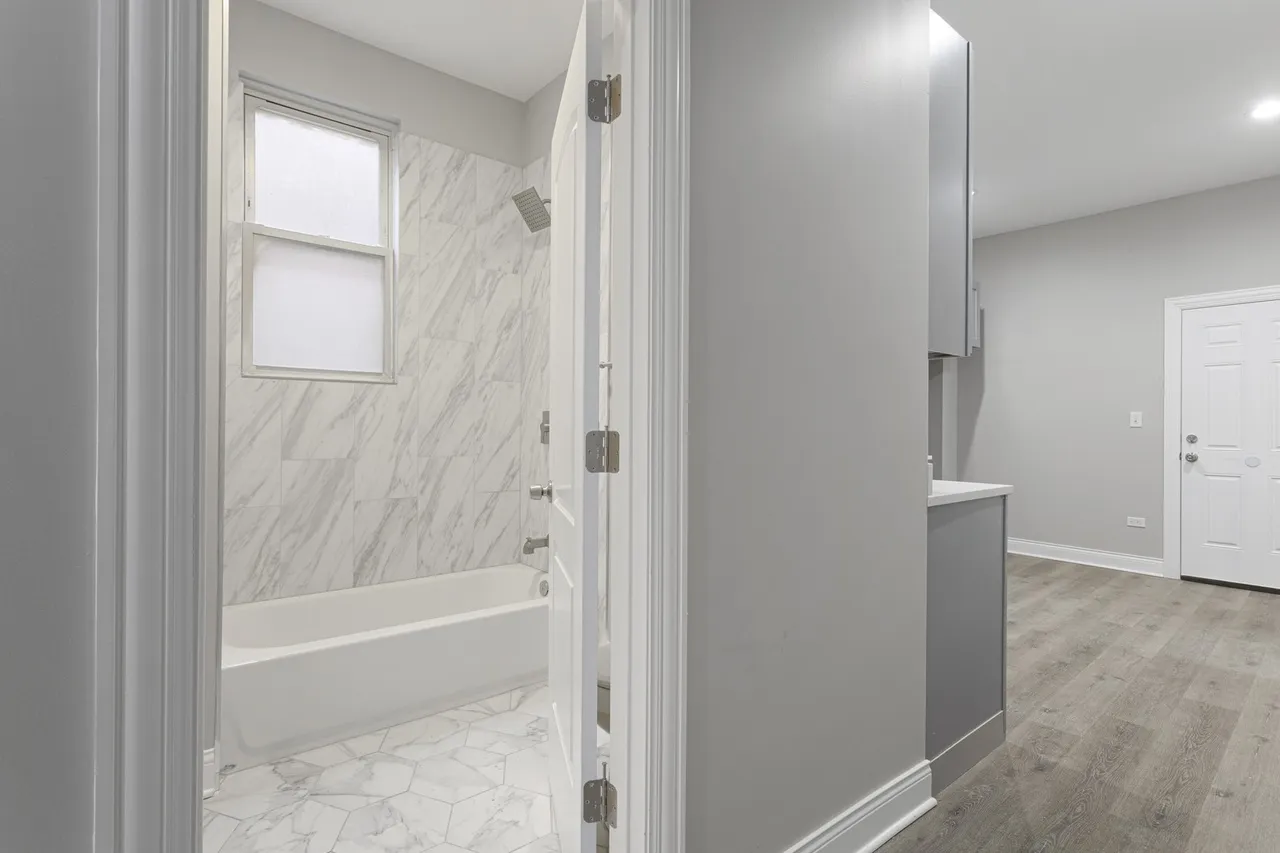 2714 W Polk St 60612 60612-unit#2-Chicago-IL