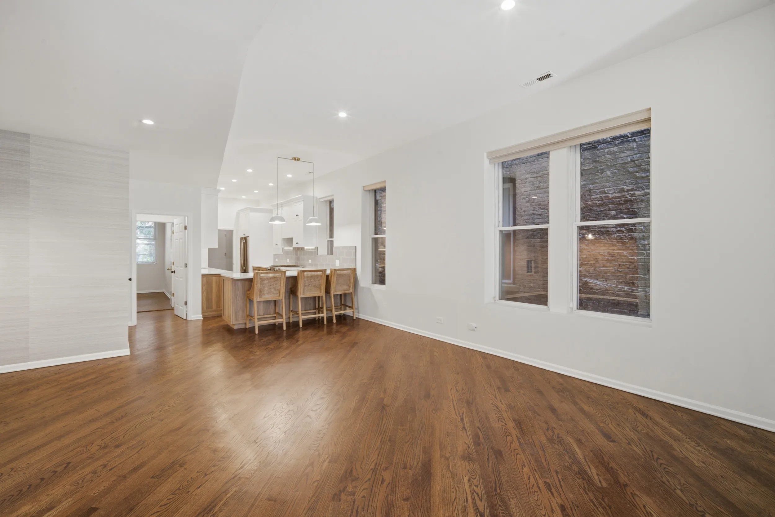 626 W Buckingham Pl   60657 60657-unit#1E-Chicago-IL
