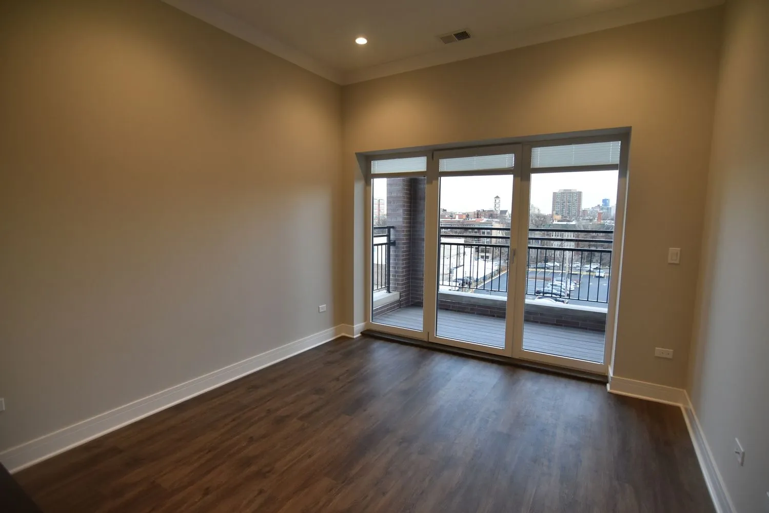 927 W Irving Park Rd 60613 60613-unit#405-Chicago-IL