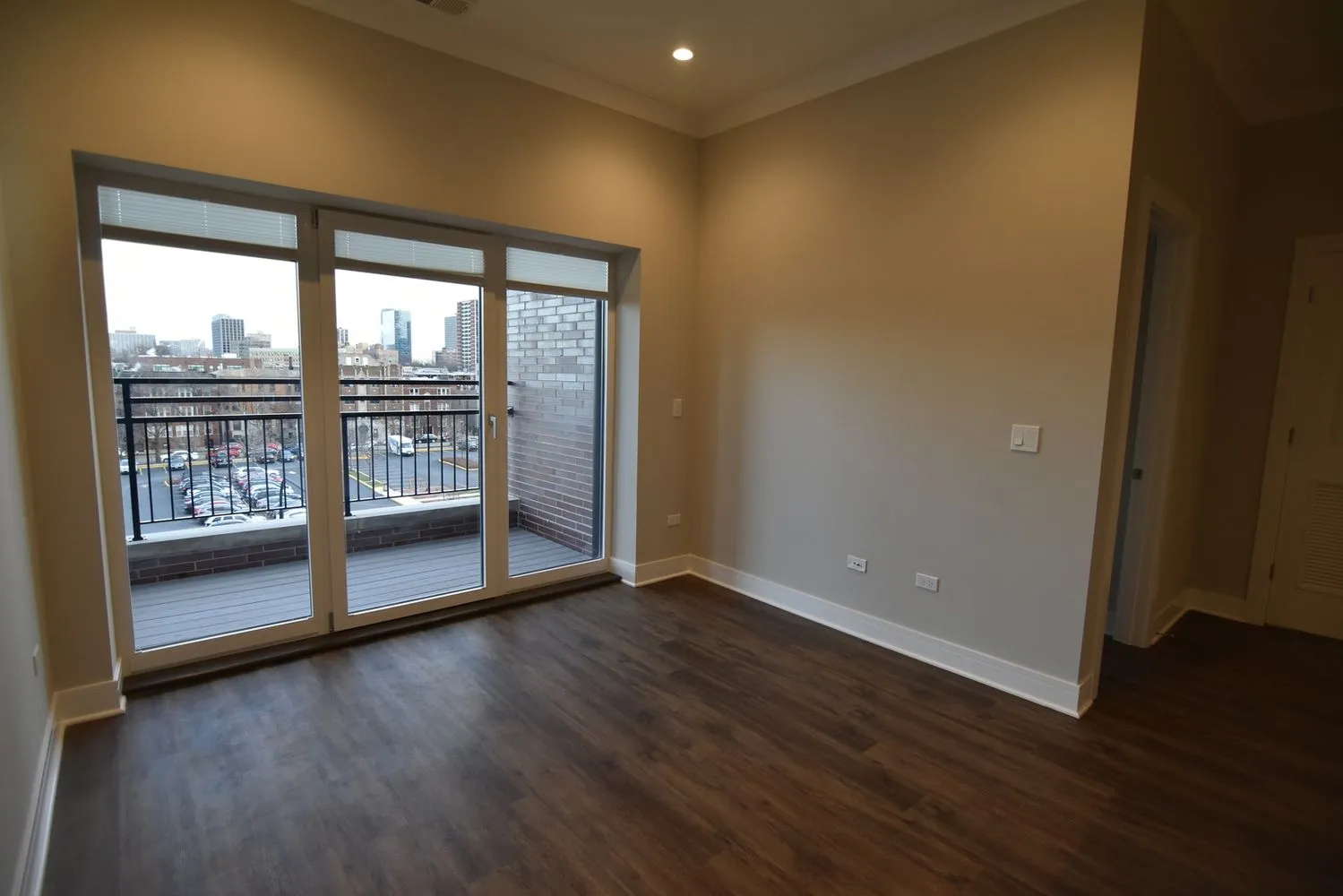 927 W Irving Park Rd 60613 60613-unit#405-Chicago-IL