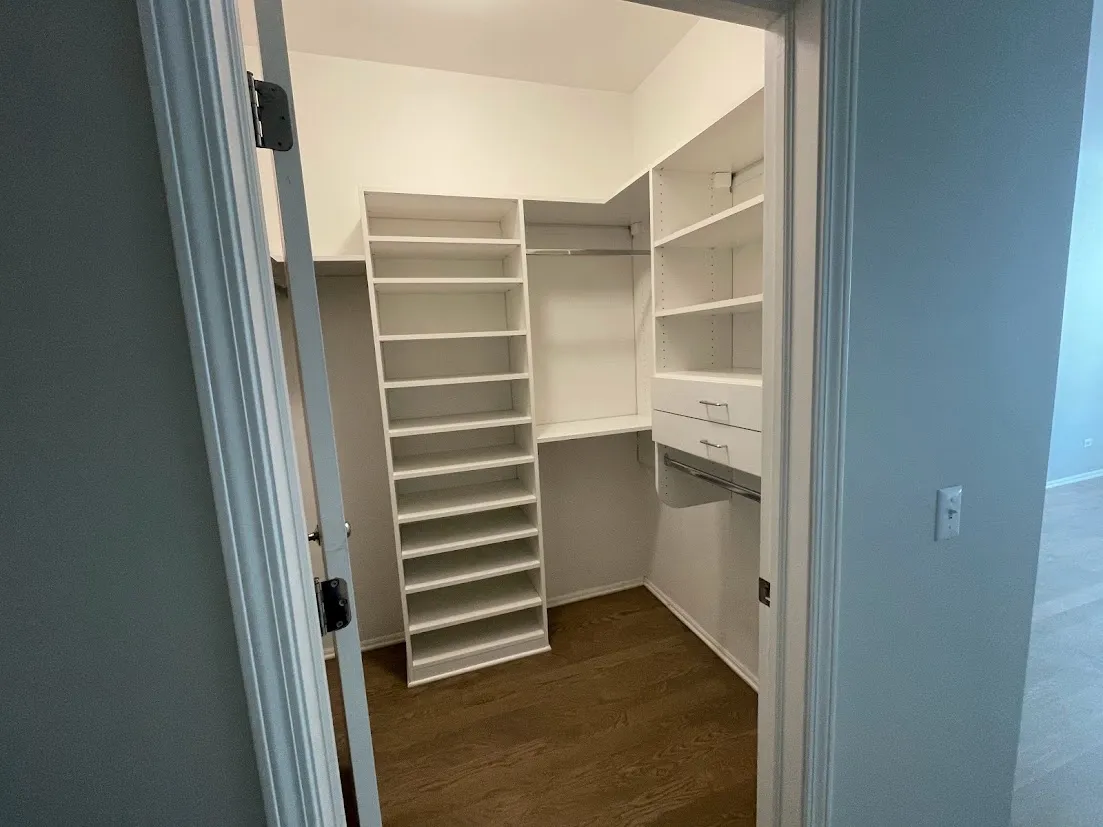 2040 W Belmont Ave 60618 60618-unit#404-Chicago-IL