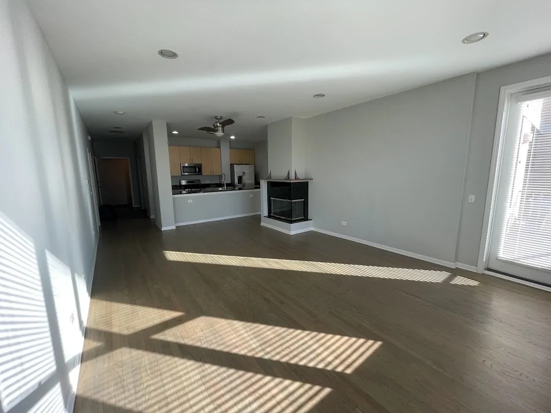 2040 W Belmont Ave 60618 60618-unit#404-Chicago-IL