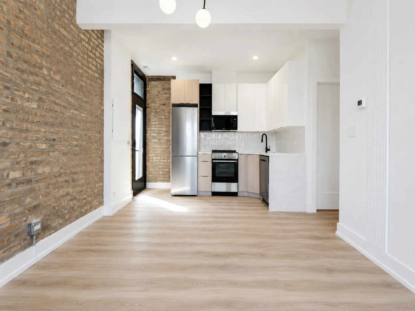 1037 W Byron St   60613 60613-unit#2-Chicago-IL