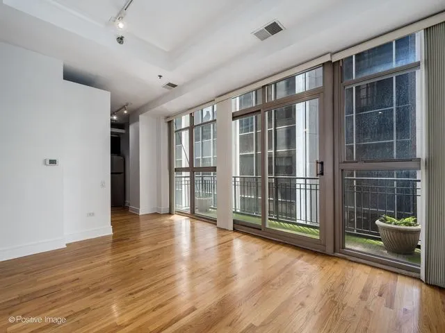 212 W Washington St 60606 60606-unit#1413-Chicago-IL
