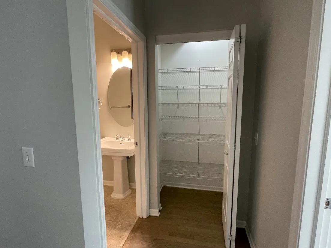 2040 W Belmont Ave 60618 60618-unit#404-Chicago-IL