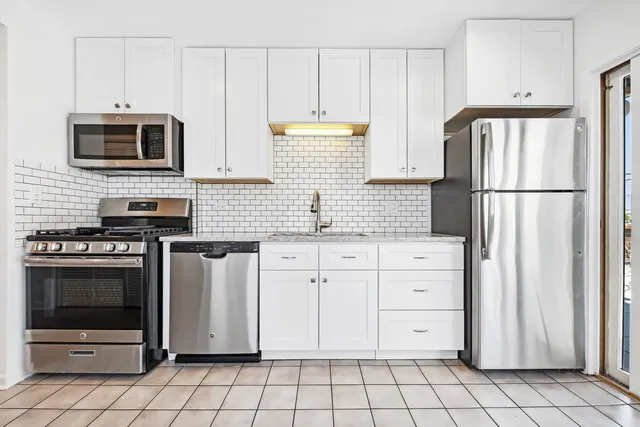 1948 W Byron St   60613 60613-unit#2B-Chicago-IL