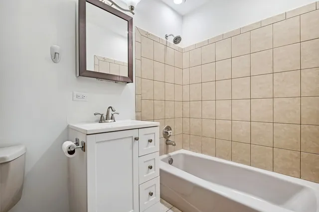 1948 W Byron St   60613 60613-unit#2B-Chicago-IL