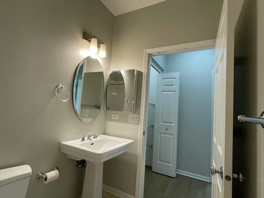 2040 W Belmont Ave 60618 60618-unit#404-Chicago-IL