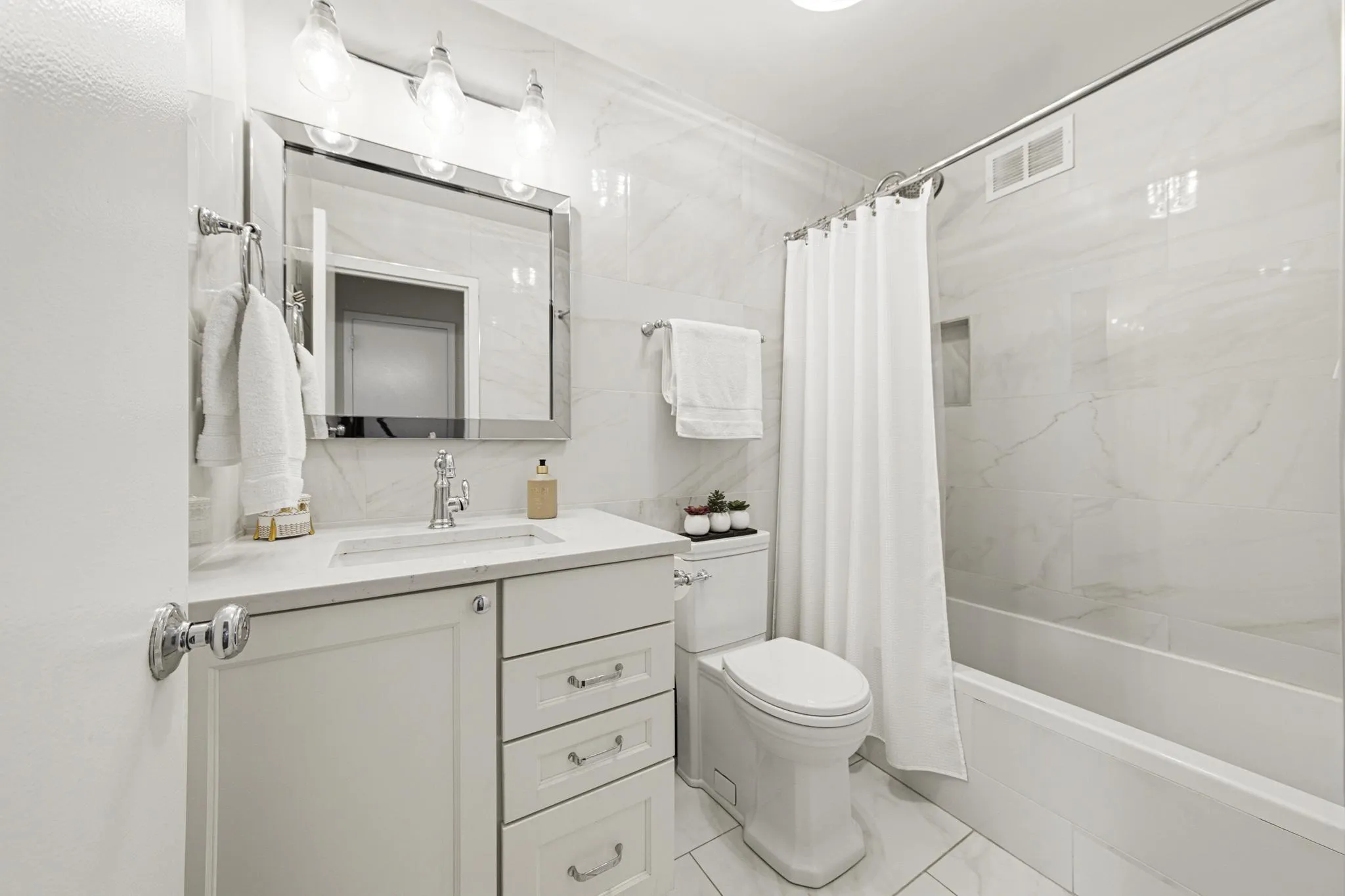 1340 N Astor St   60610 60610-Astor House-unit#1108-Chicago-IL