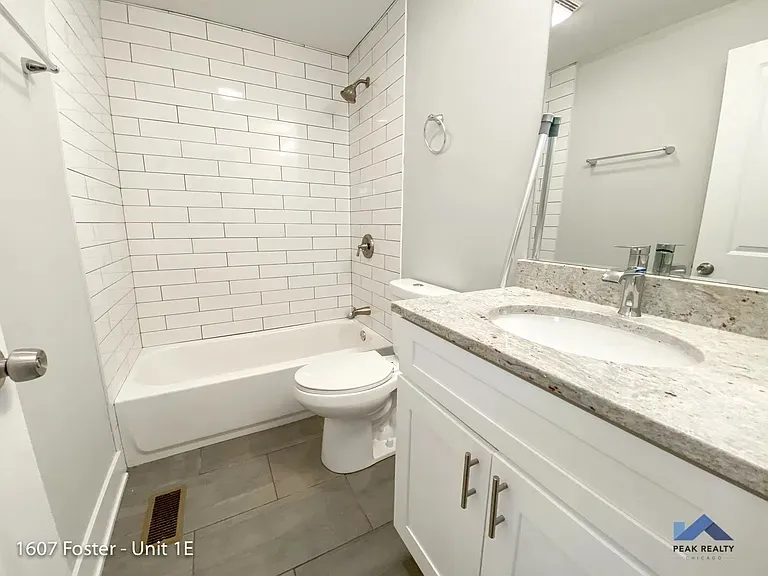 1607 W Foster Ave   60640 60640-unit#1E-Chicago-IL
