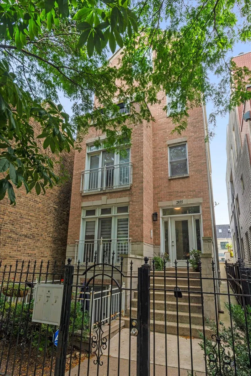 2855 N Damen Ave 60618 60618-unit#3-Chicago-IL