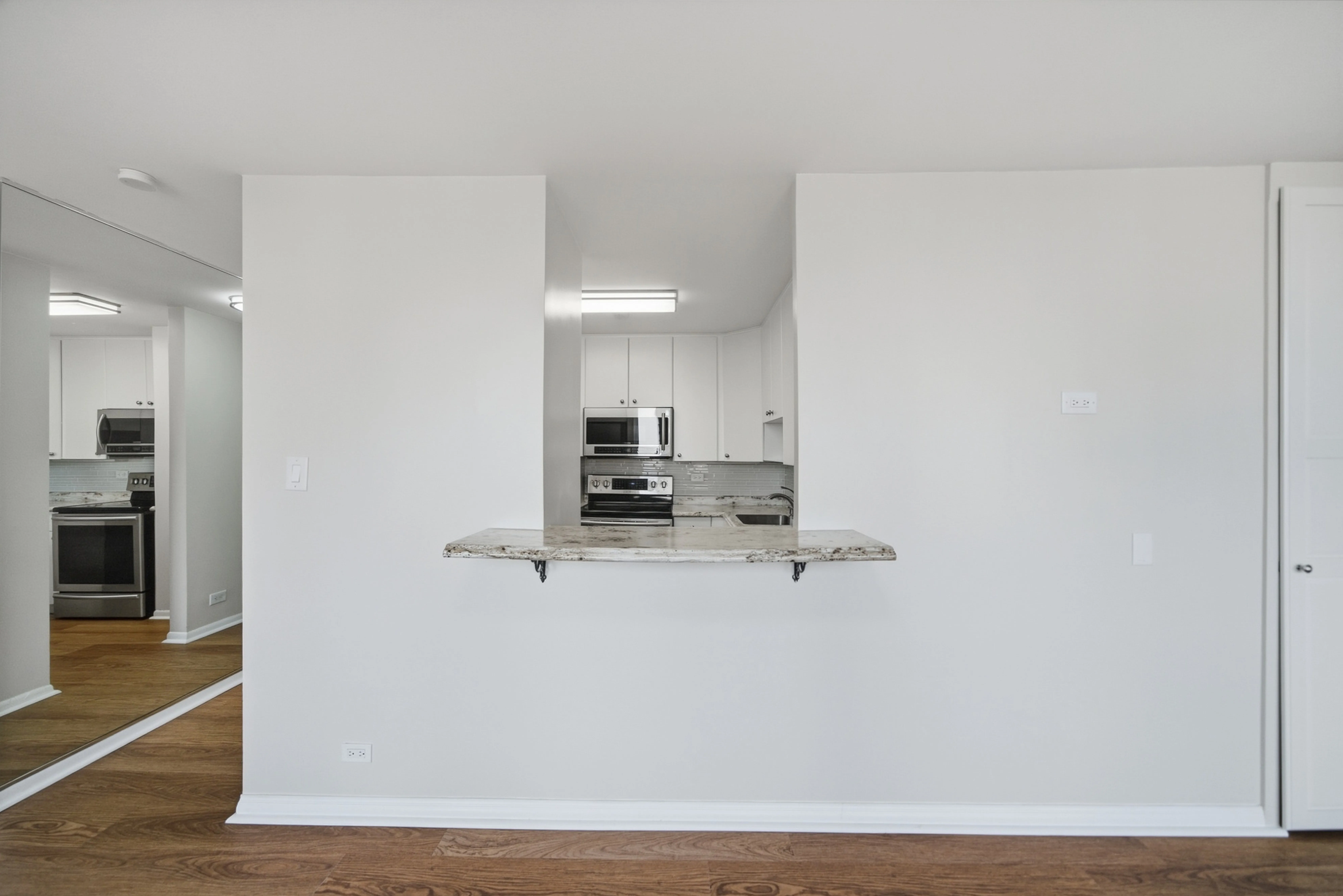 111 E Chestnut St 60611 60611-unit#18DE 2bed+-Chicago-IL