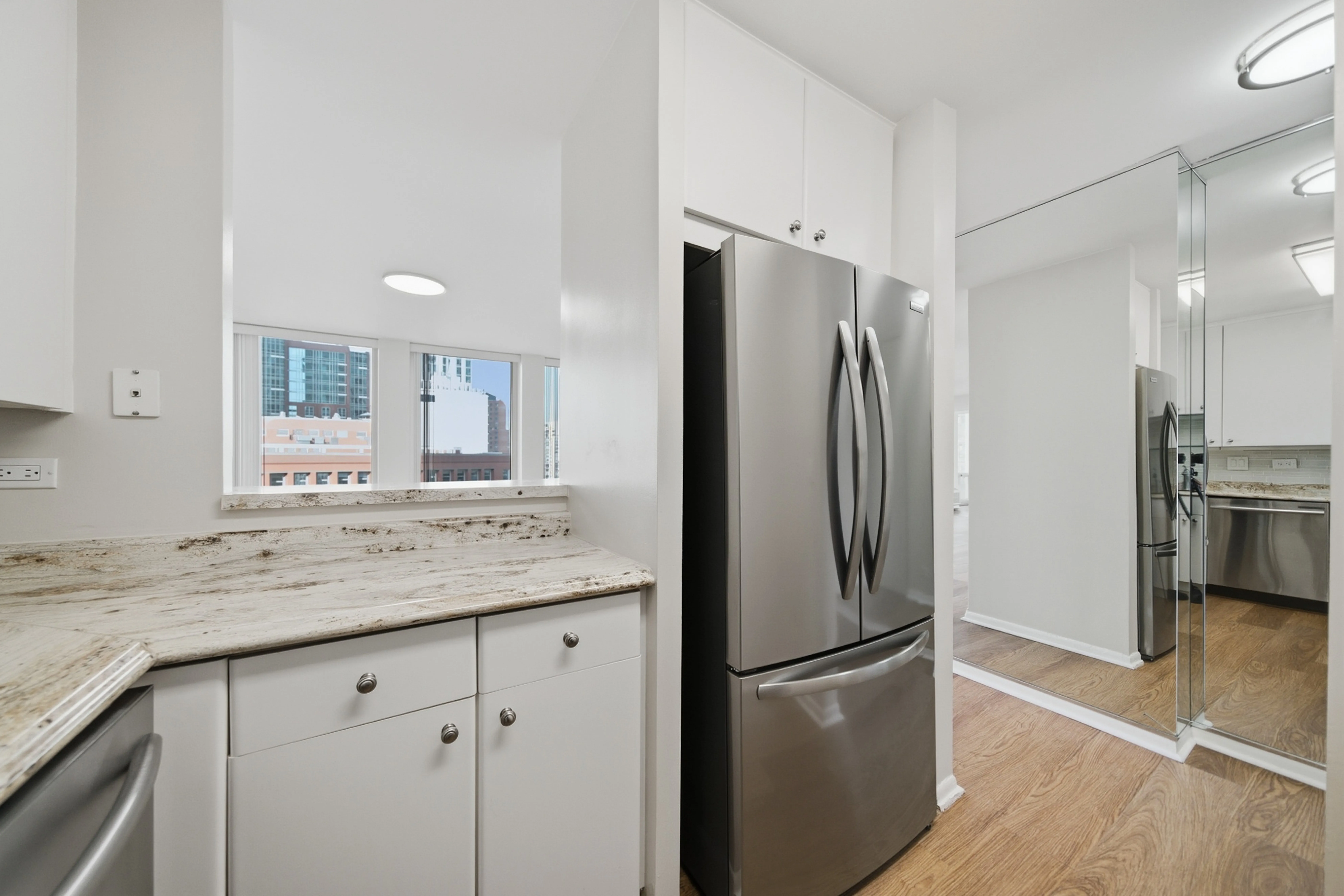 111 E Chestnut St 60611 60611-unit#18DE 2bed+-Chicago-IL