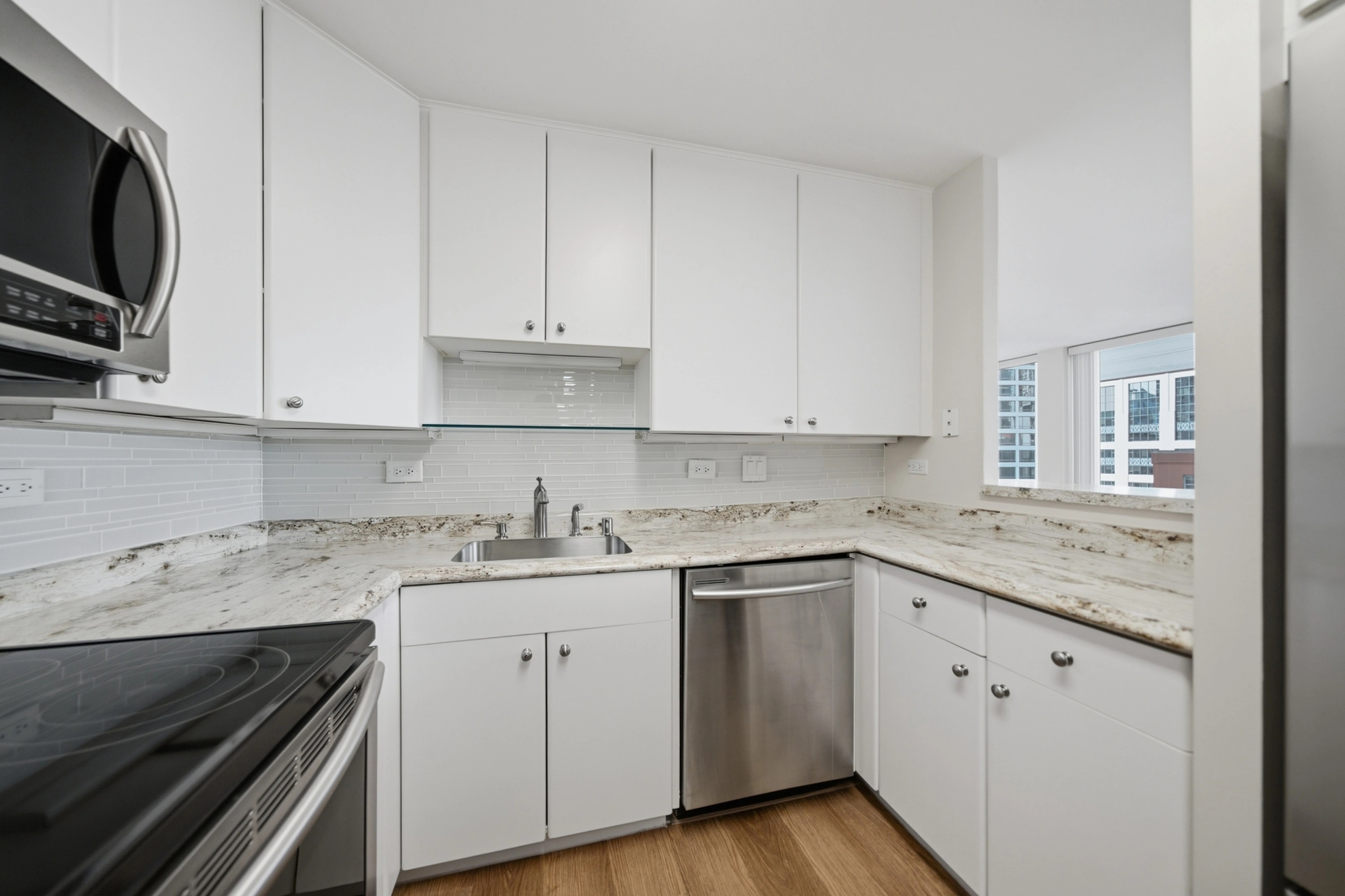 111 E Chestnut St 60611 60611-unit#18DE 2bed+-Chicago-IL