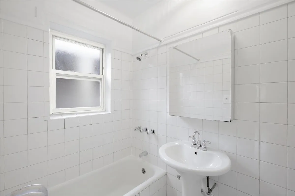 1725 W. Thorndale 60660-Hermitage Andersonville Apartments-unit#3A-Chicago-IL