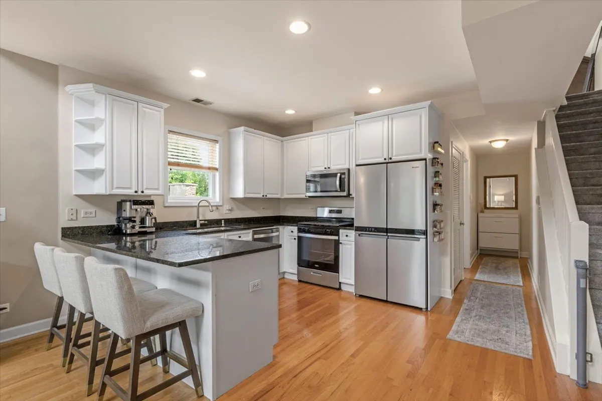 2855 N Damen Ave 60618 60618-unit#3-Chicago-IL