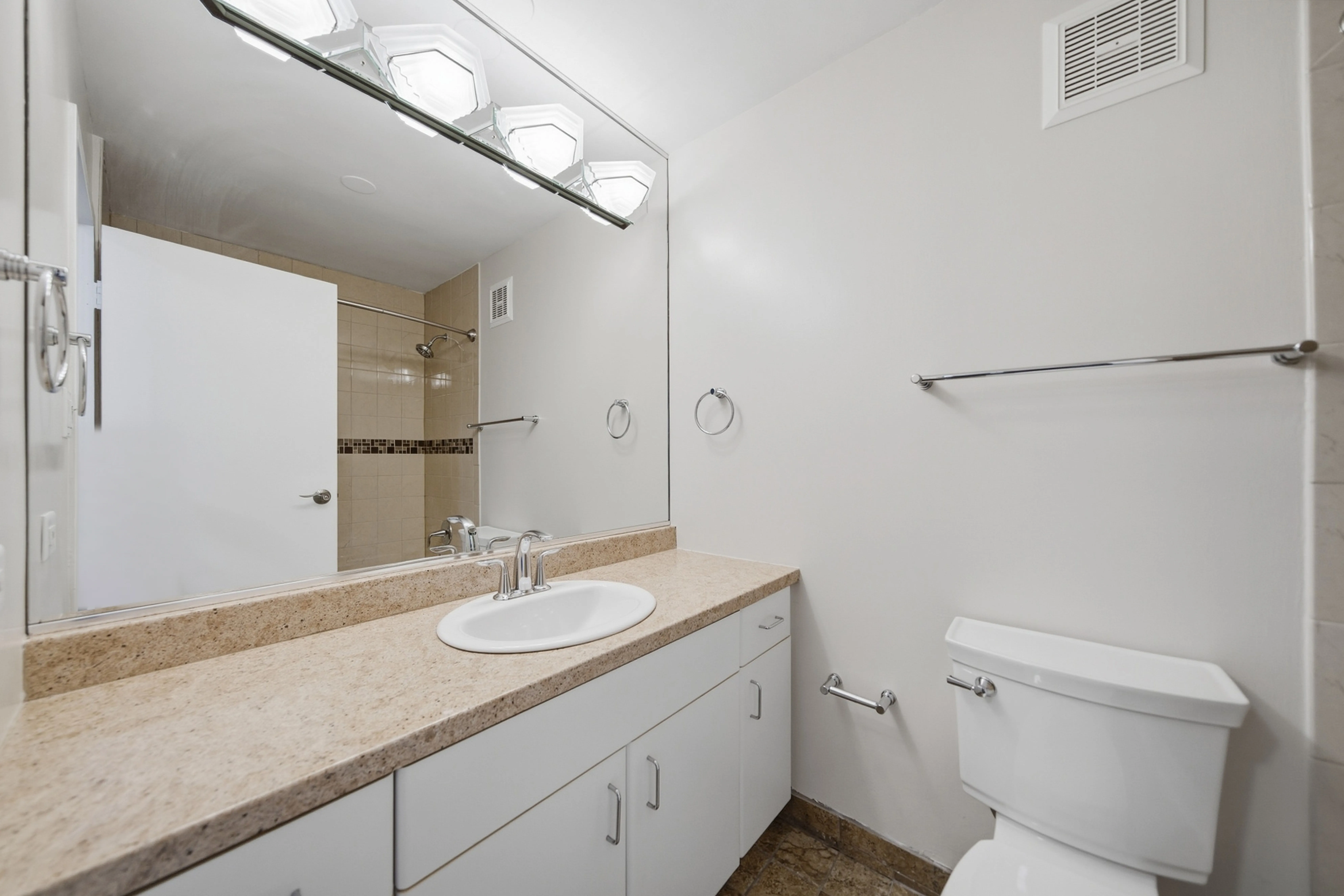 111 E Chestnut St 60611 60611-unit#18DE 2bed+-Chicago-IL