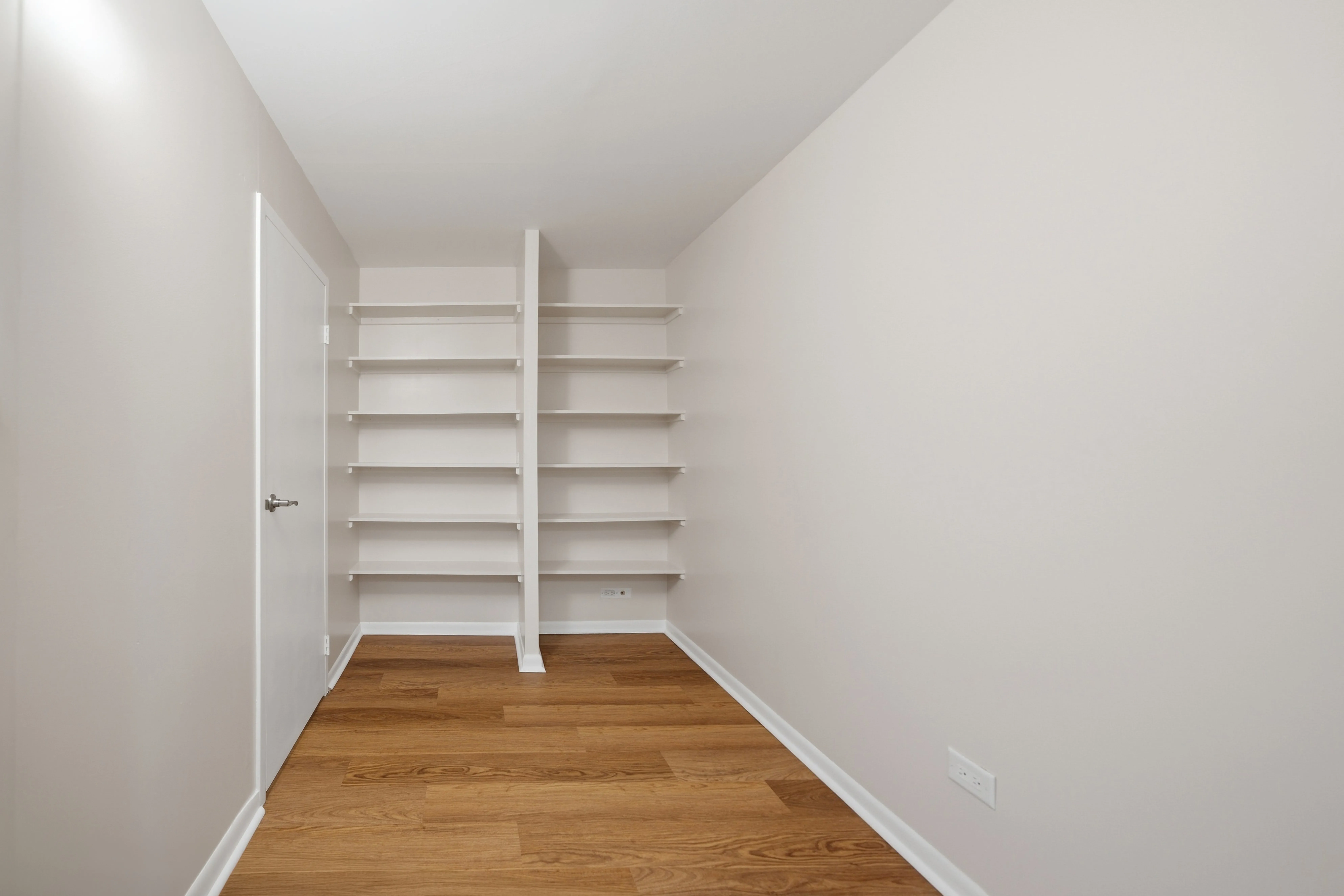 111 E Chestnut St 60611 60611-unit#18DE 2bed+-Chicago-IL