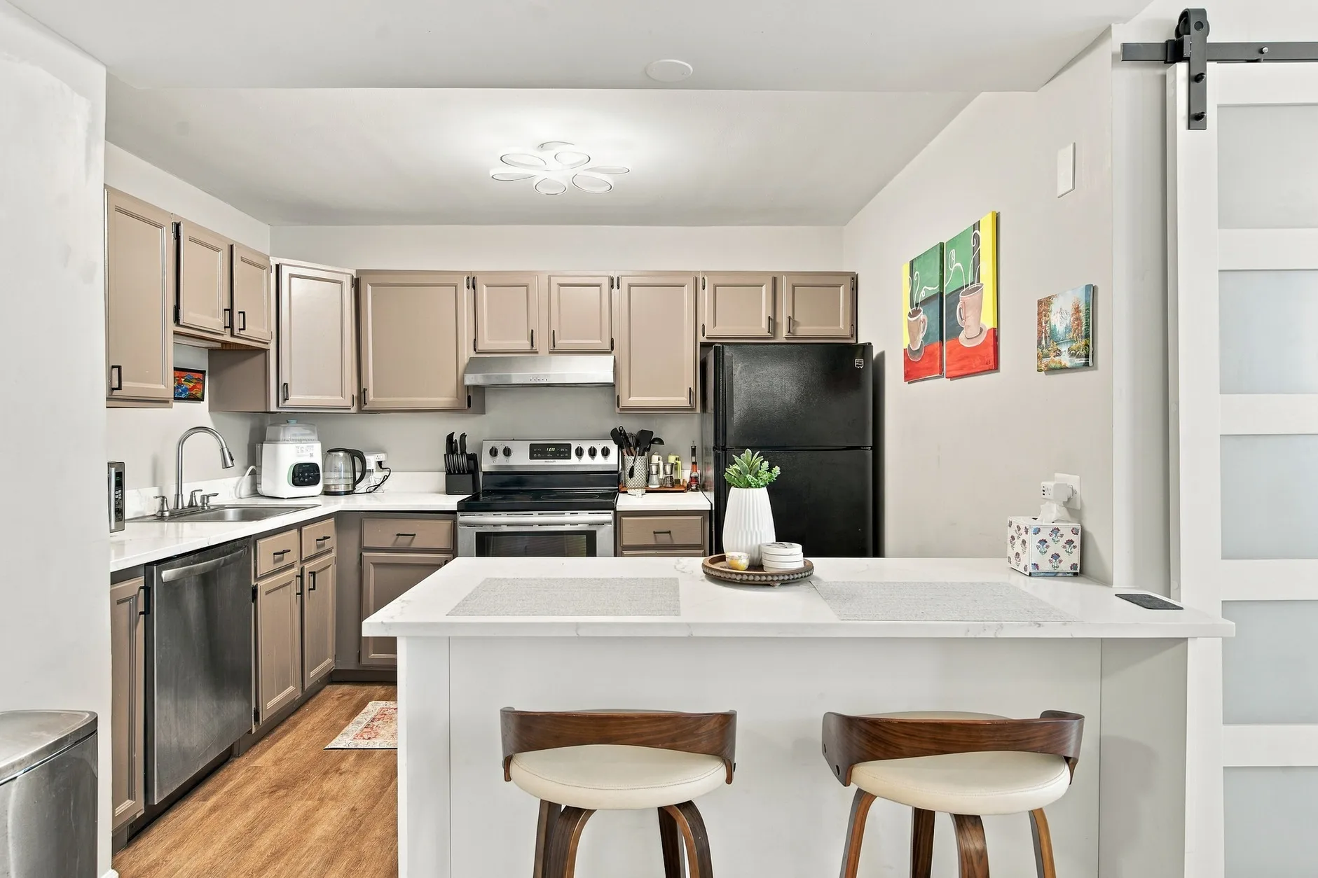 3550 N Lake Shore Dr   60657 60657-unit#207-Chicago-IL