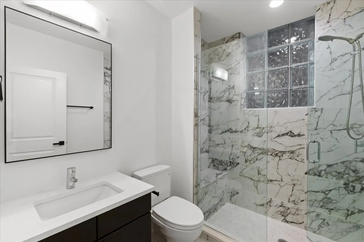 1651 W.  Ave 60622-West Town 1651-unit#2E-Chicago-IL