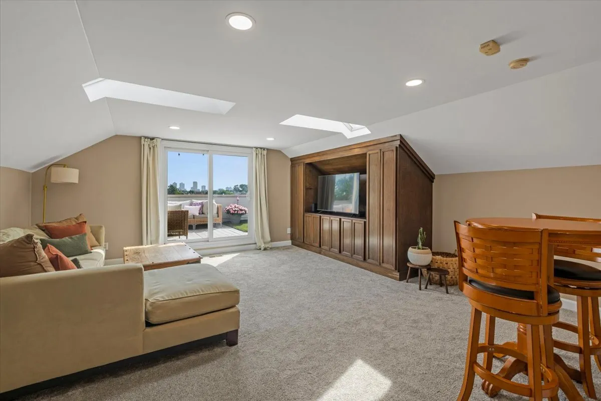 2855 N Damen Ave 60618 60618-unit#3-Chicago-IL