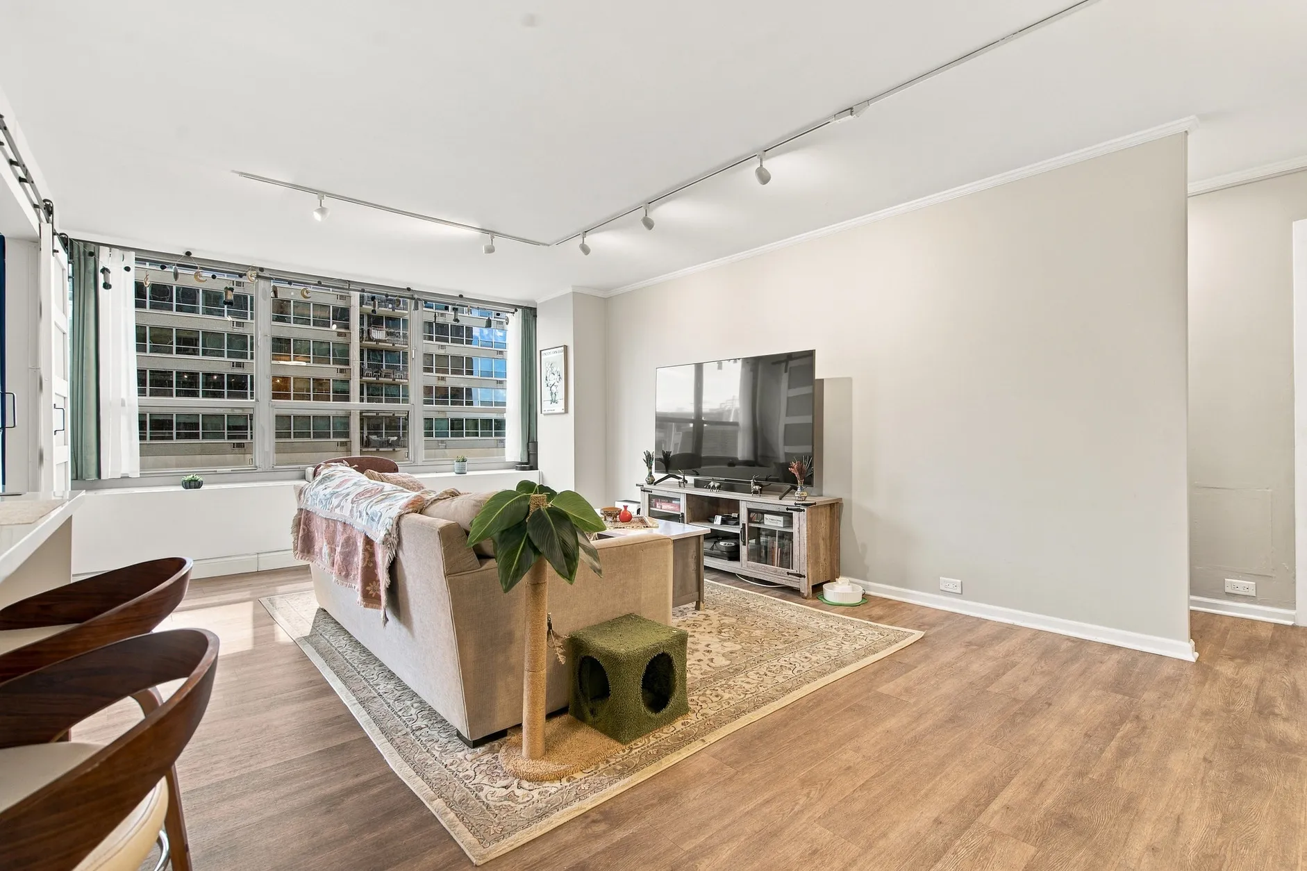 3550 N Lake Shore Dr   60657 60657-unit#207-Chicago-IL