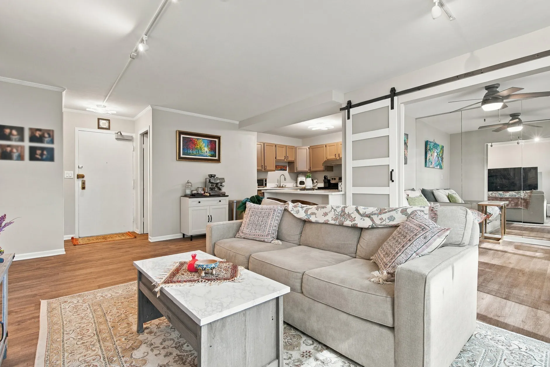 3550 N Lake Shore Dr   60657 60657-unit#207-Chicago-IL
