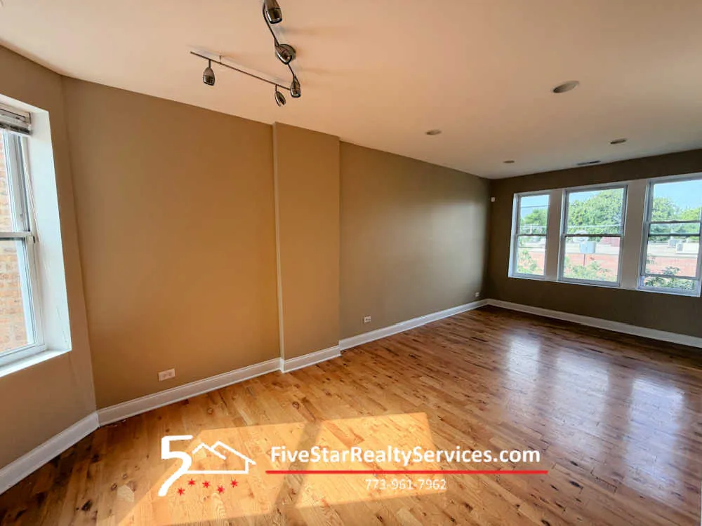 4551 N Pulaski Rd   60630 60630-unit#3S-Chicago-IL