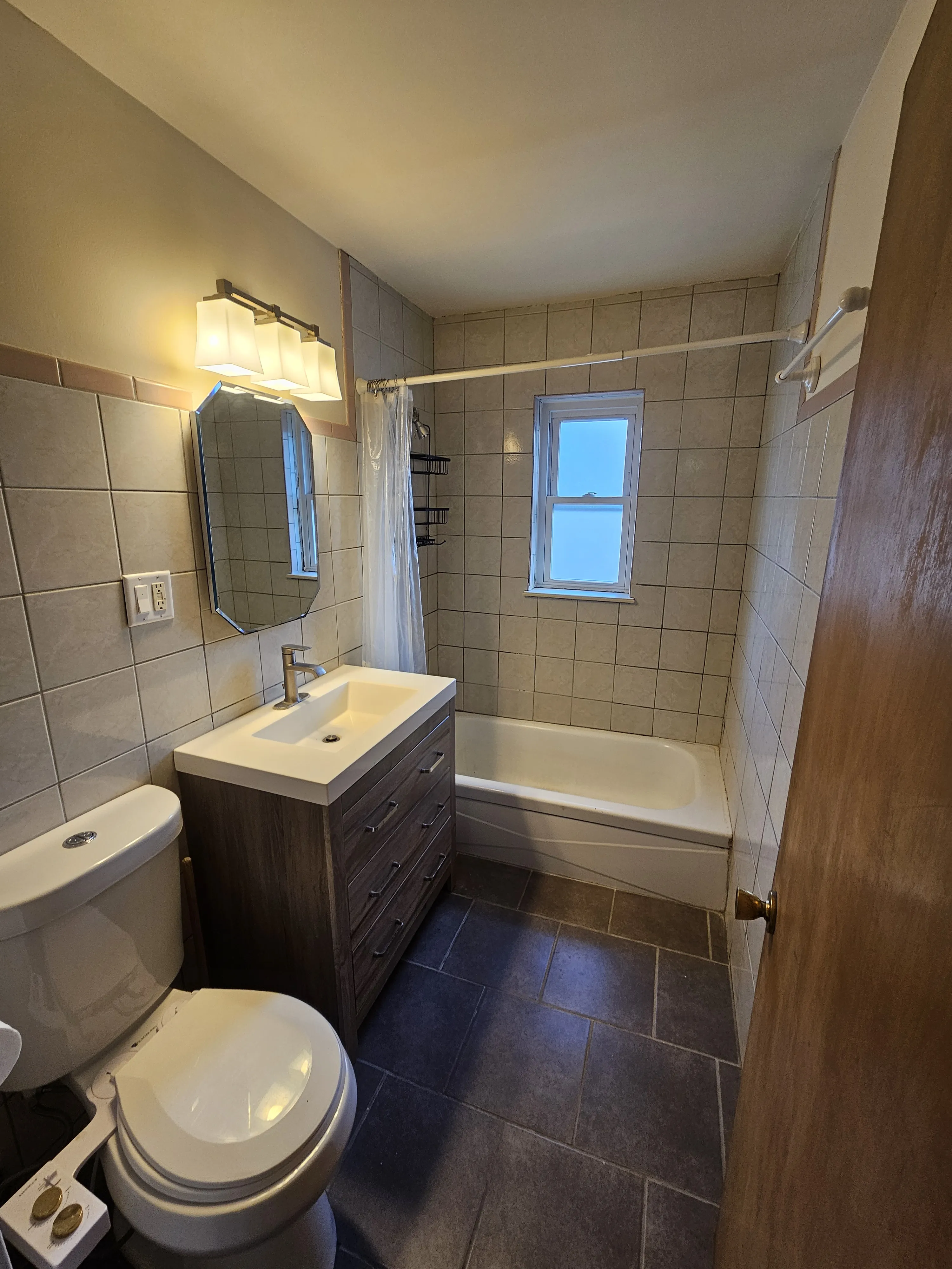 1914 W WARNER AVE 60613-unit#3-Chicago-IL