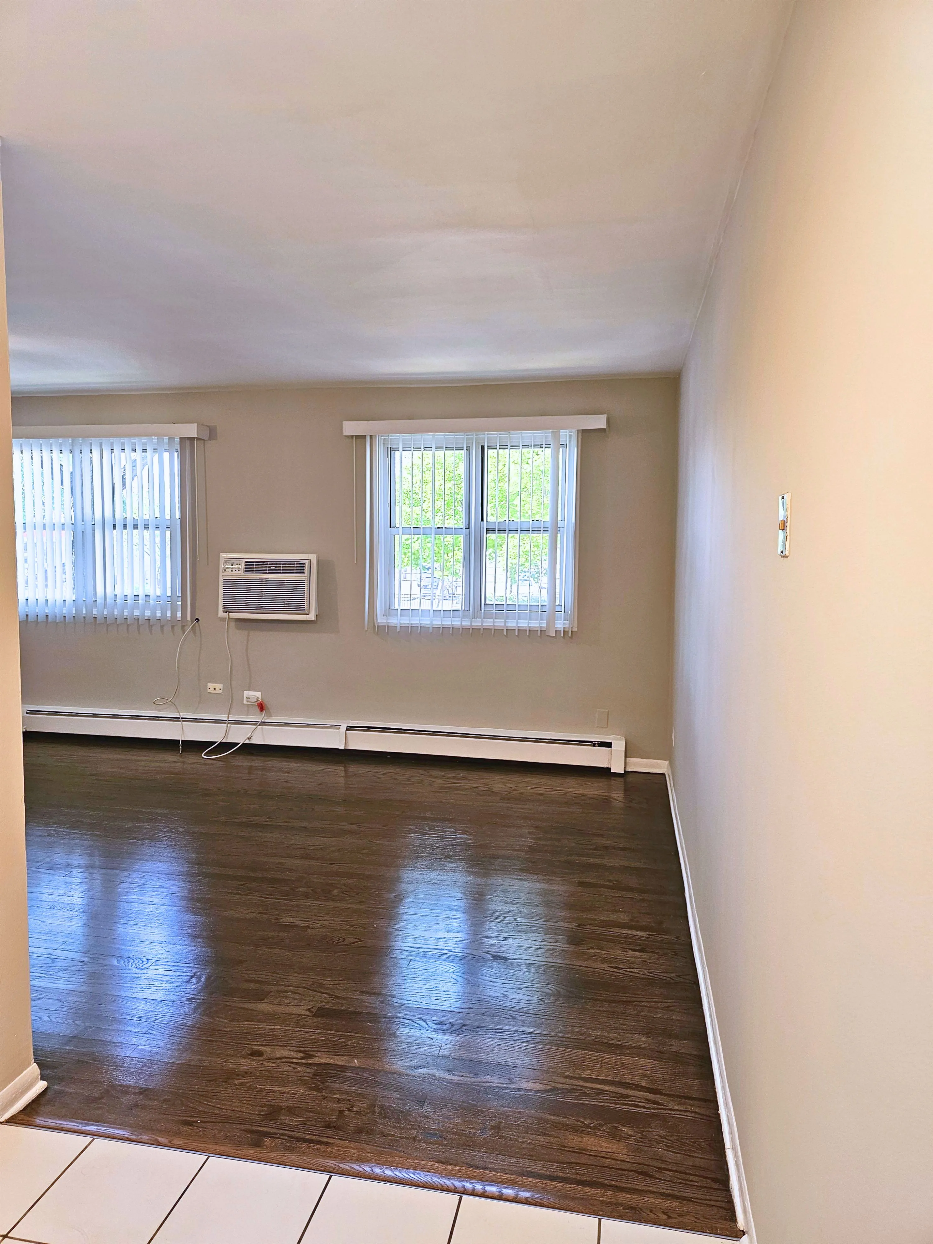2355 W Jarvis Ave   60645 60645-Chicago-IL