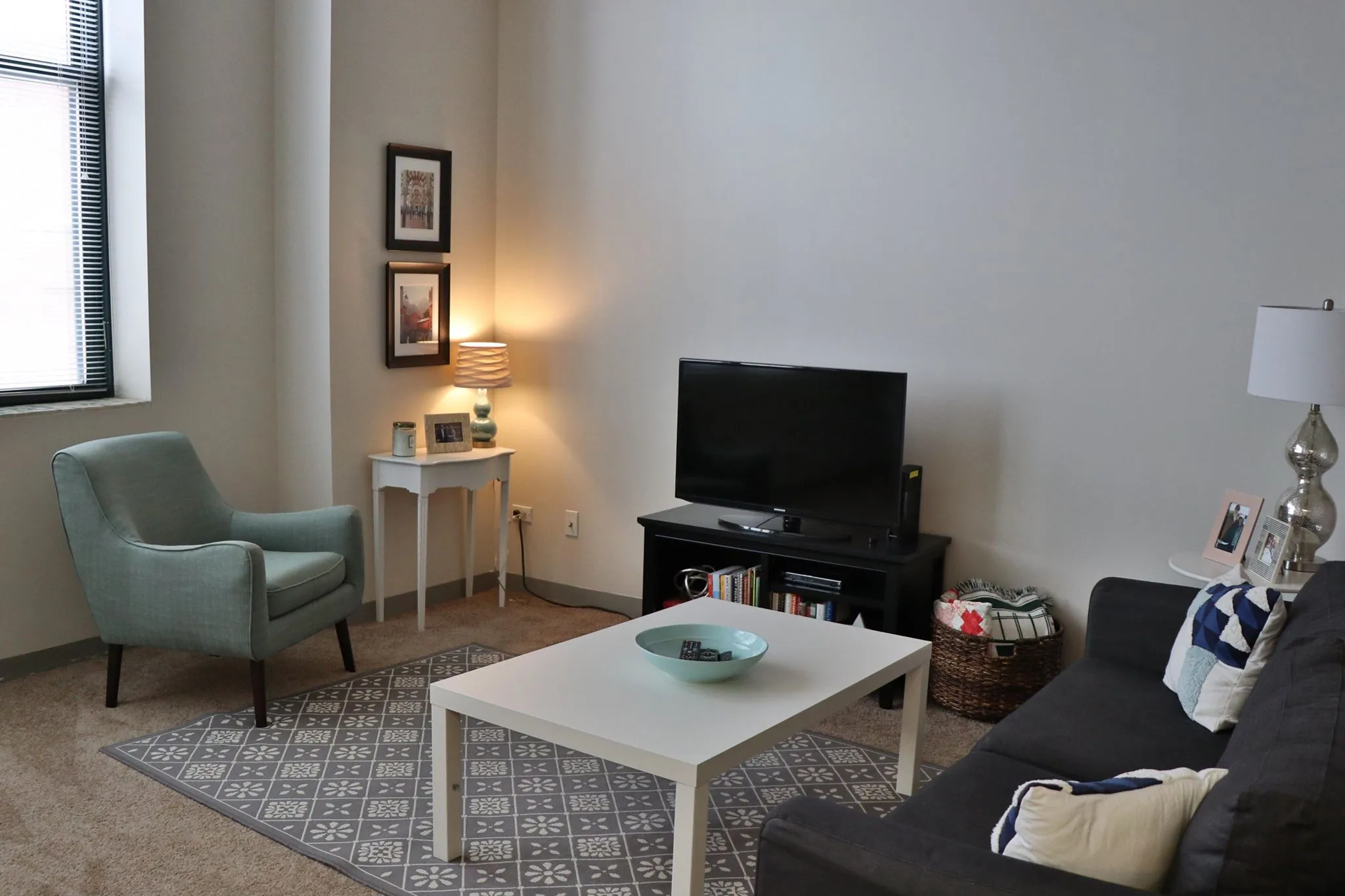 999 W Wolfram St 60657 60657-Sheffield Lofts-unit#308-Chicago-IL