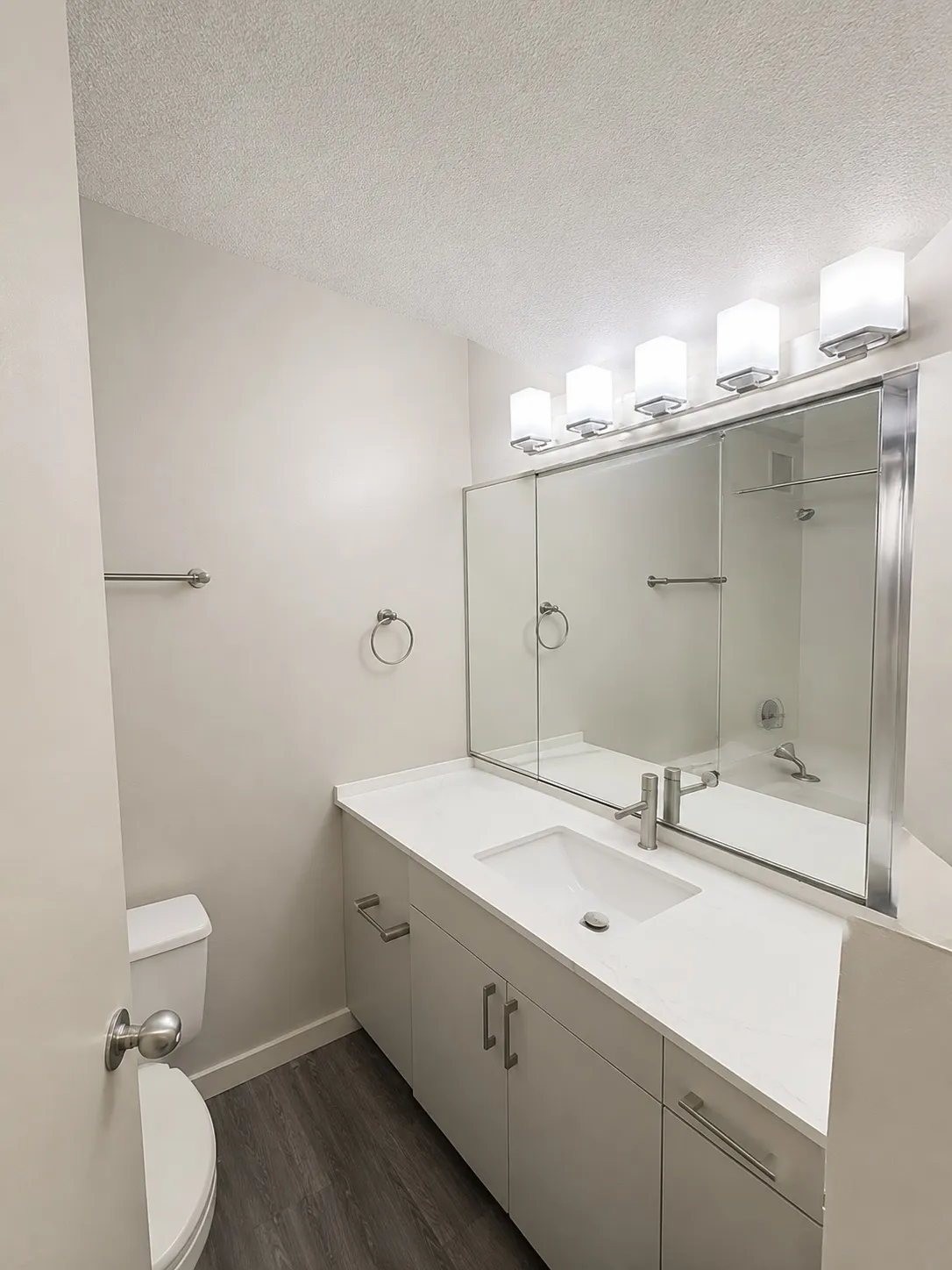 175 N Harbor Dr   60601 60601-unit#3302-Chicago-IL