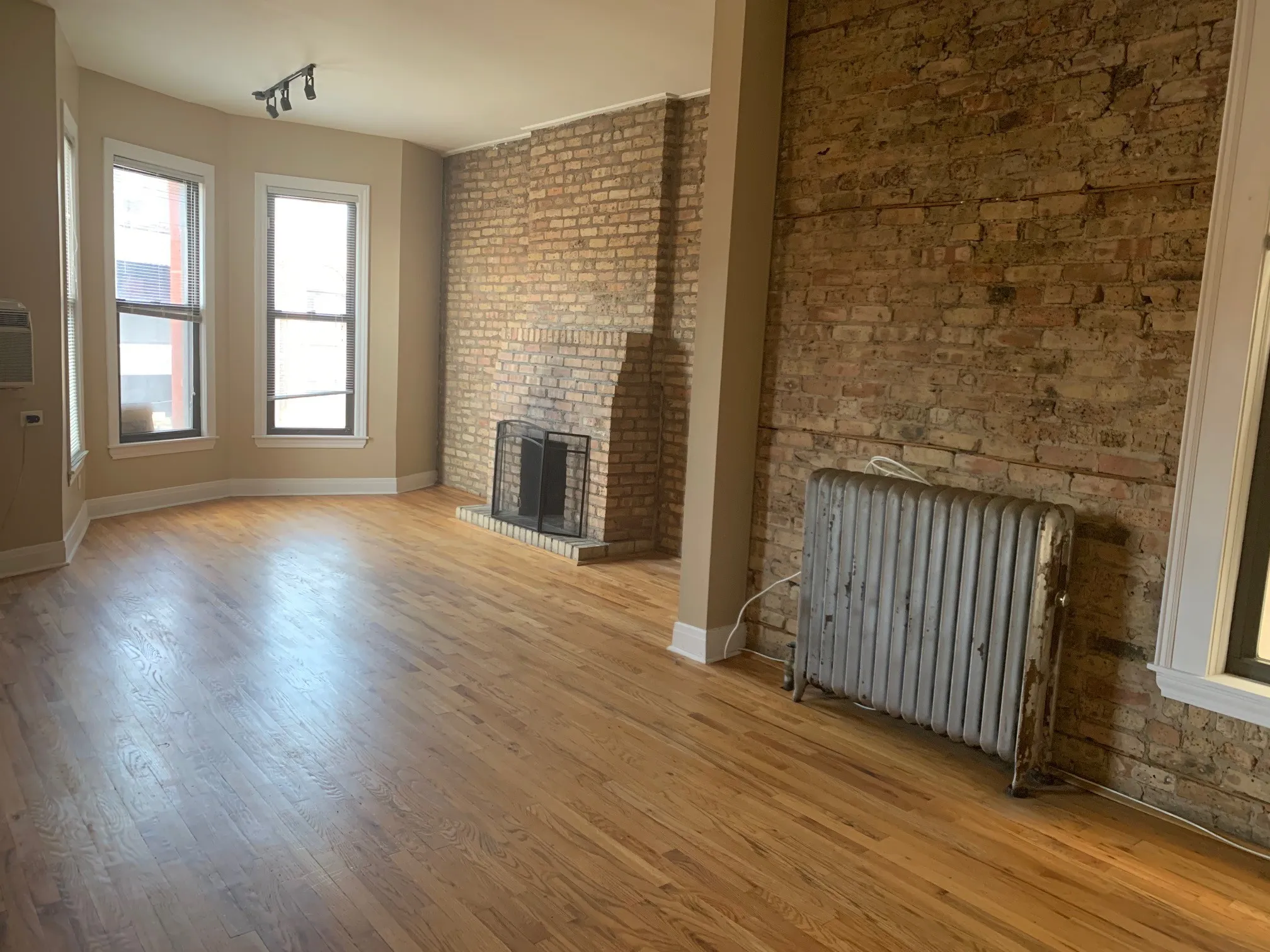 2940 N Clark St   60657 60657-Village II-unit#3H-Chicago-IL