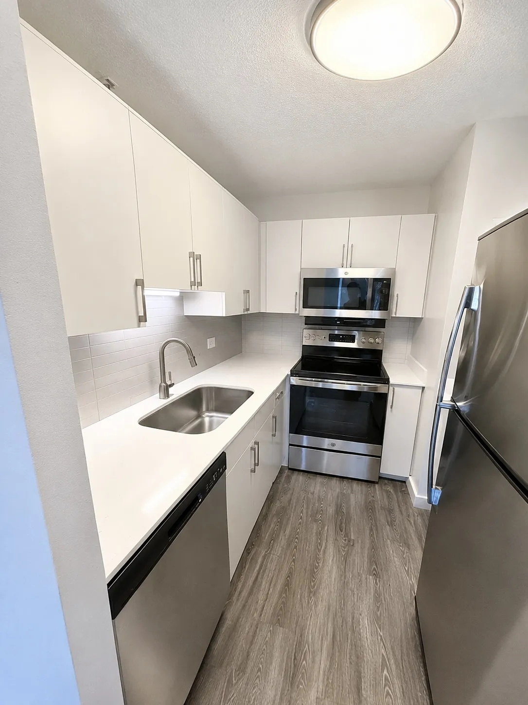175 N Harbor Dr   60601 60601-unit#3302-Chicago-IL