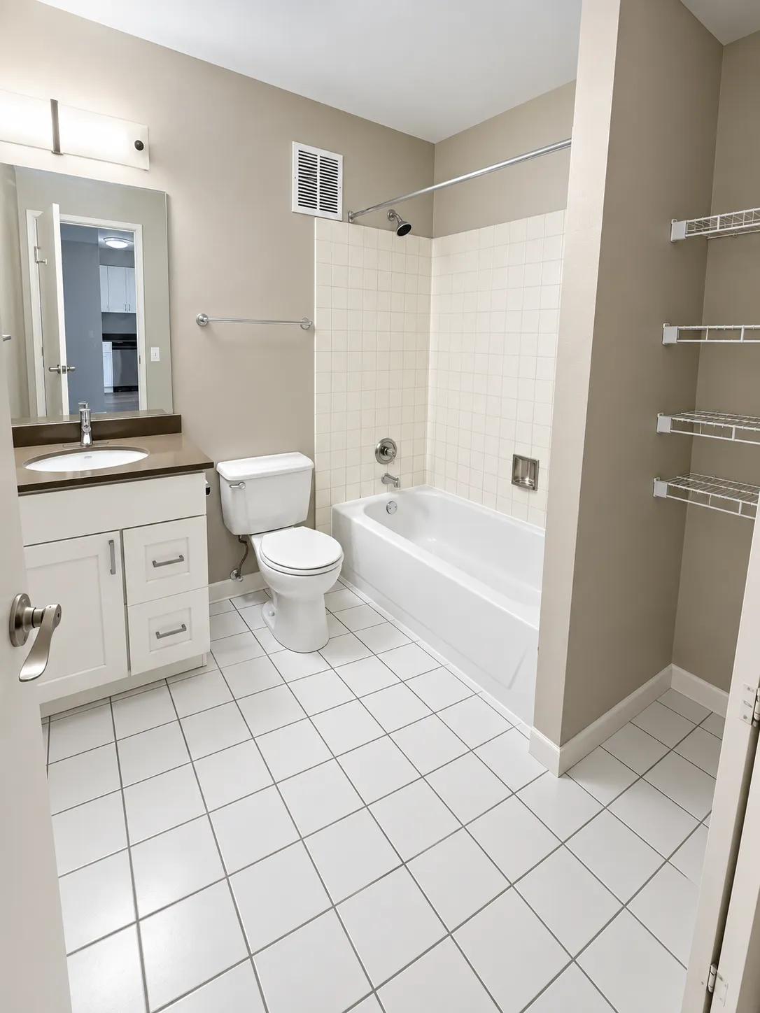 2555 N Clark St 60614 60614-unit#406-Chicago-IL