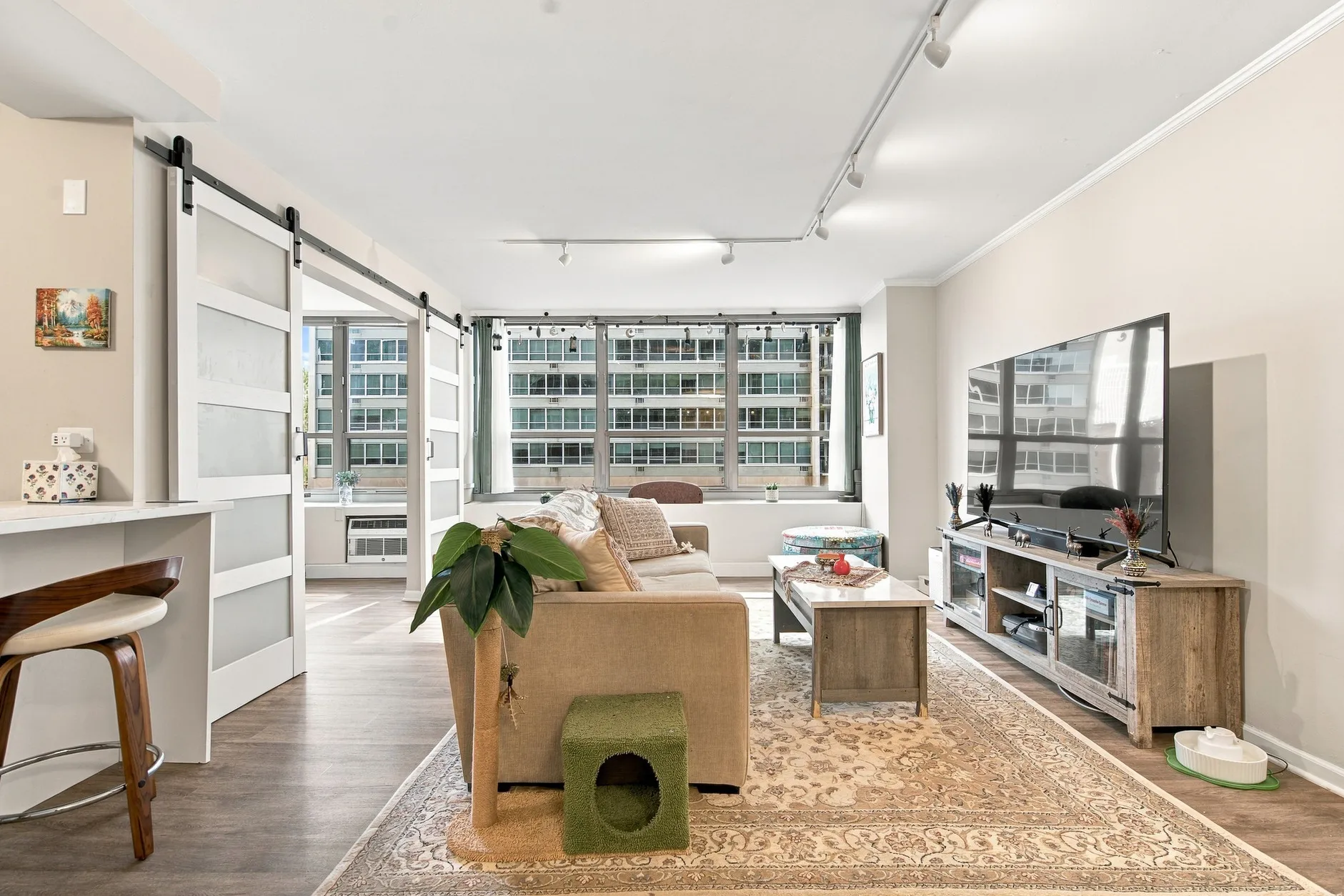 3550 N Lake Shore Dr   60657 60657-unit#207-Chicago-IL