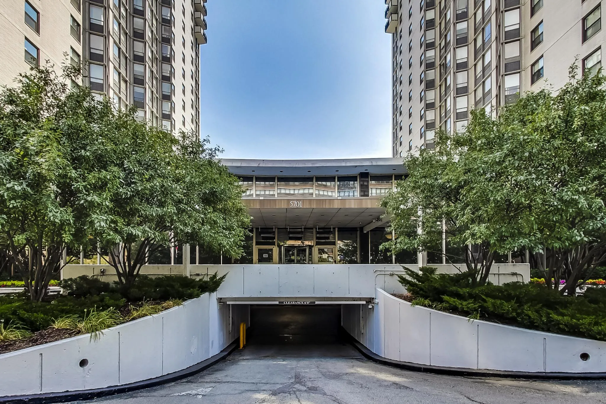 5701 N Sheridan Rd   60660 60660-Hollywood Towers-Chicago-IL