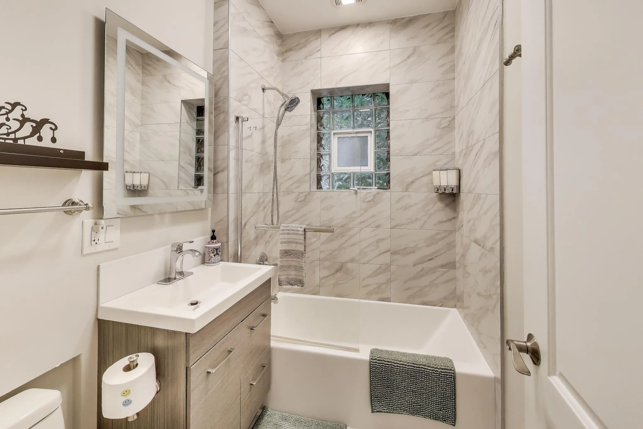 2857 W Fletcher St 60618 60618-unit#1-Chicago-IL