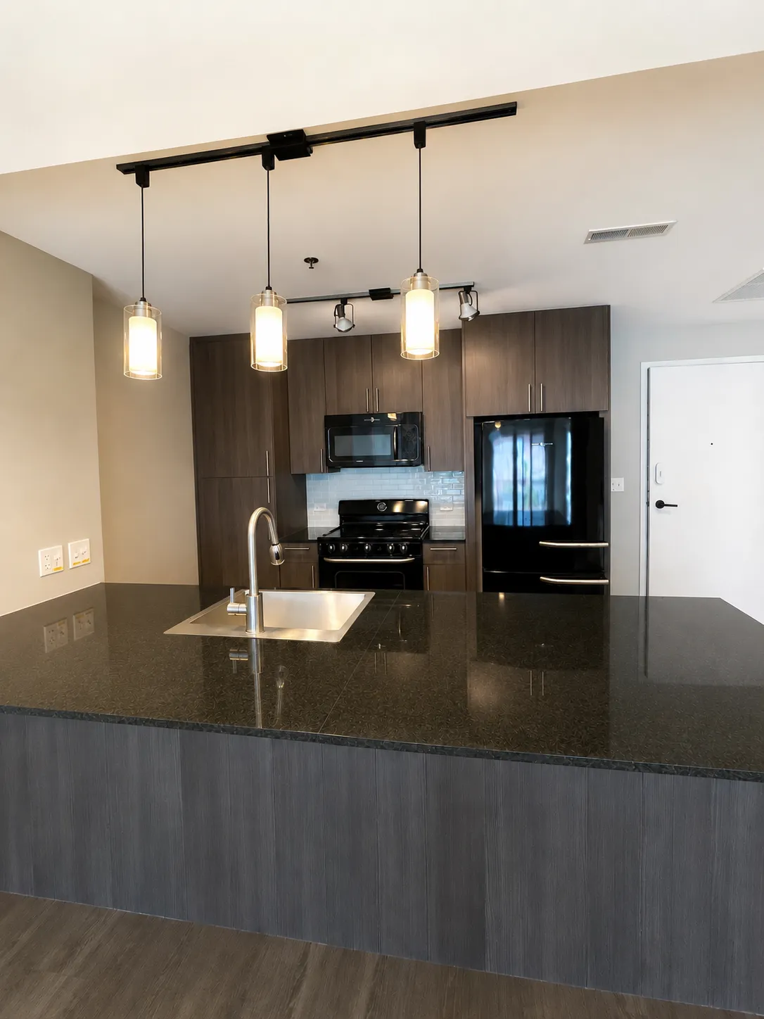 211 W Scott St   60610 60610-unit#410-Chicago-IL