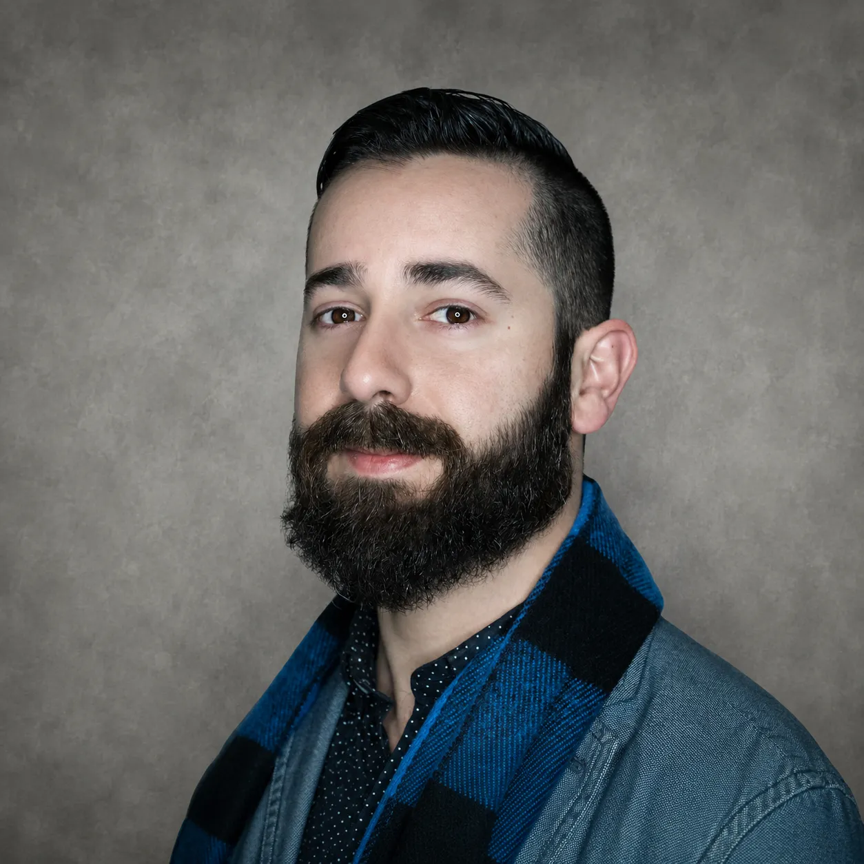 daniel_headdshot_square